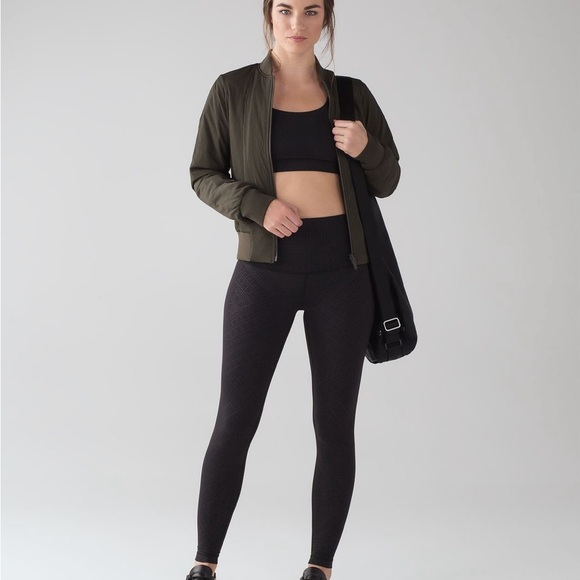 Lululemon energy bra size 4 - Picture 2 of 5